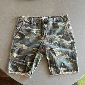 Sundry camouflage shorts cutoffs size 29